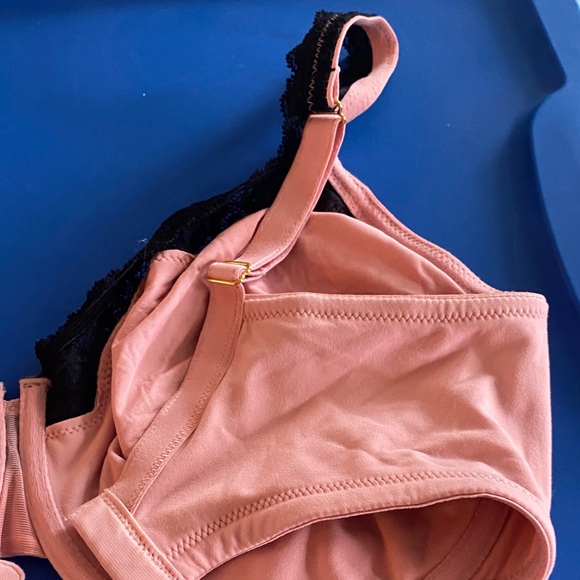 Soma Embraceable Unlined Pink and Black Lace Bra - Picture 9 of 11